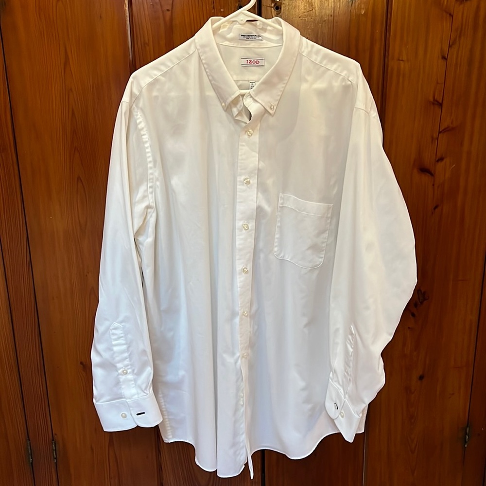 IZOD dress shirt White mens. Regular fit. 18.5 34/35